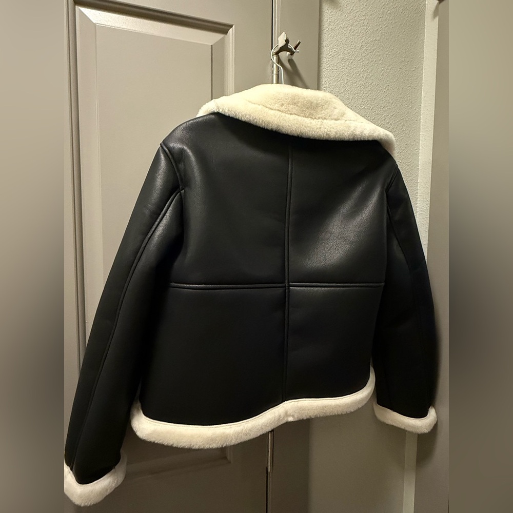 Urban Revivo Black and Cream Faux Fur Leather Shearling Jacket - Picture 4 of 5
